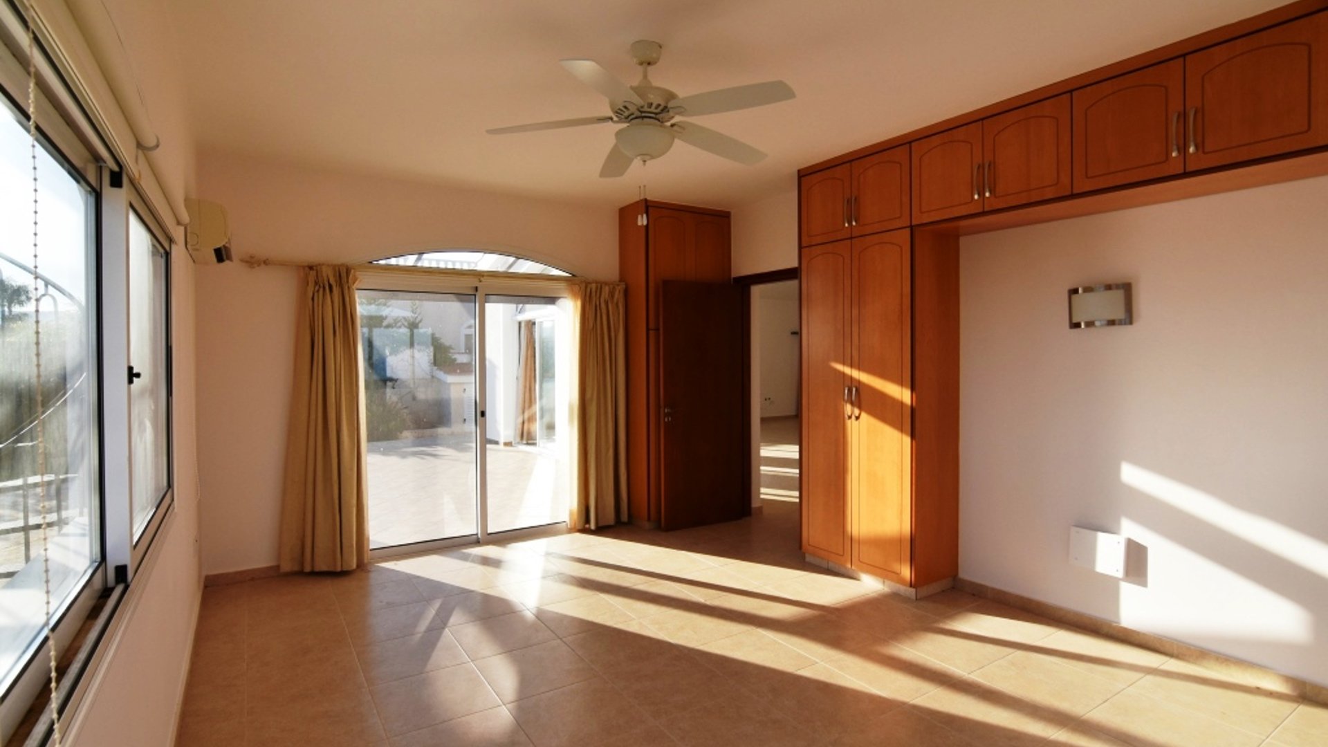 3 bedrooms Villa in Pissouri, Limassol, Cyprus No. 25714