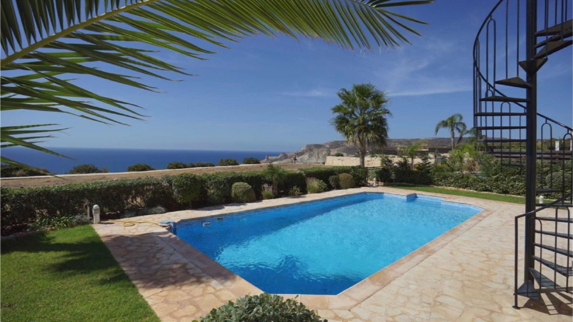3 bedrooms Villa in Pissouri, Limassol, Cyprus No. 25714
