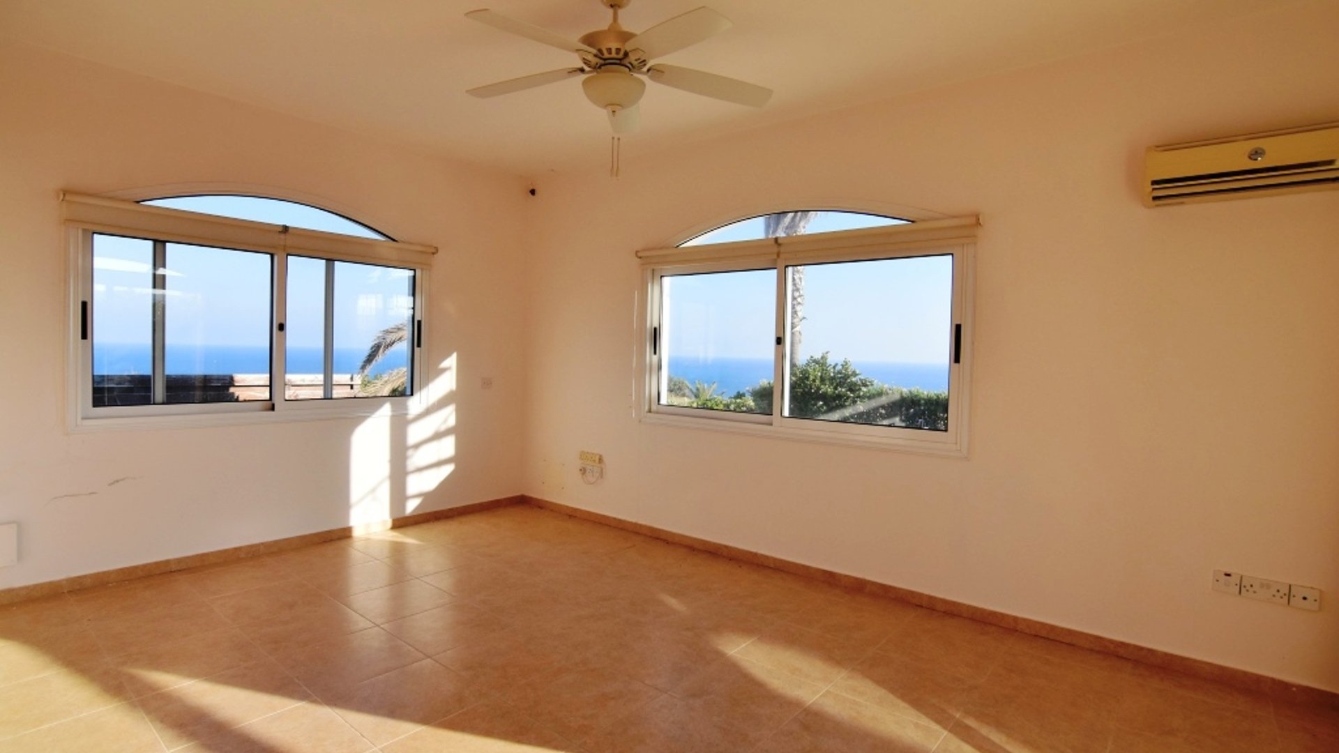 3 bedrooms Villa in Pissouri, Limassol, Cyprus No. 25714