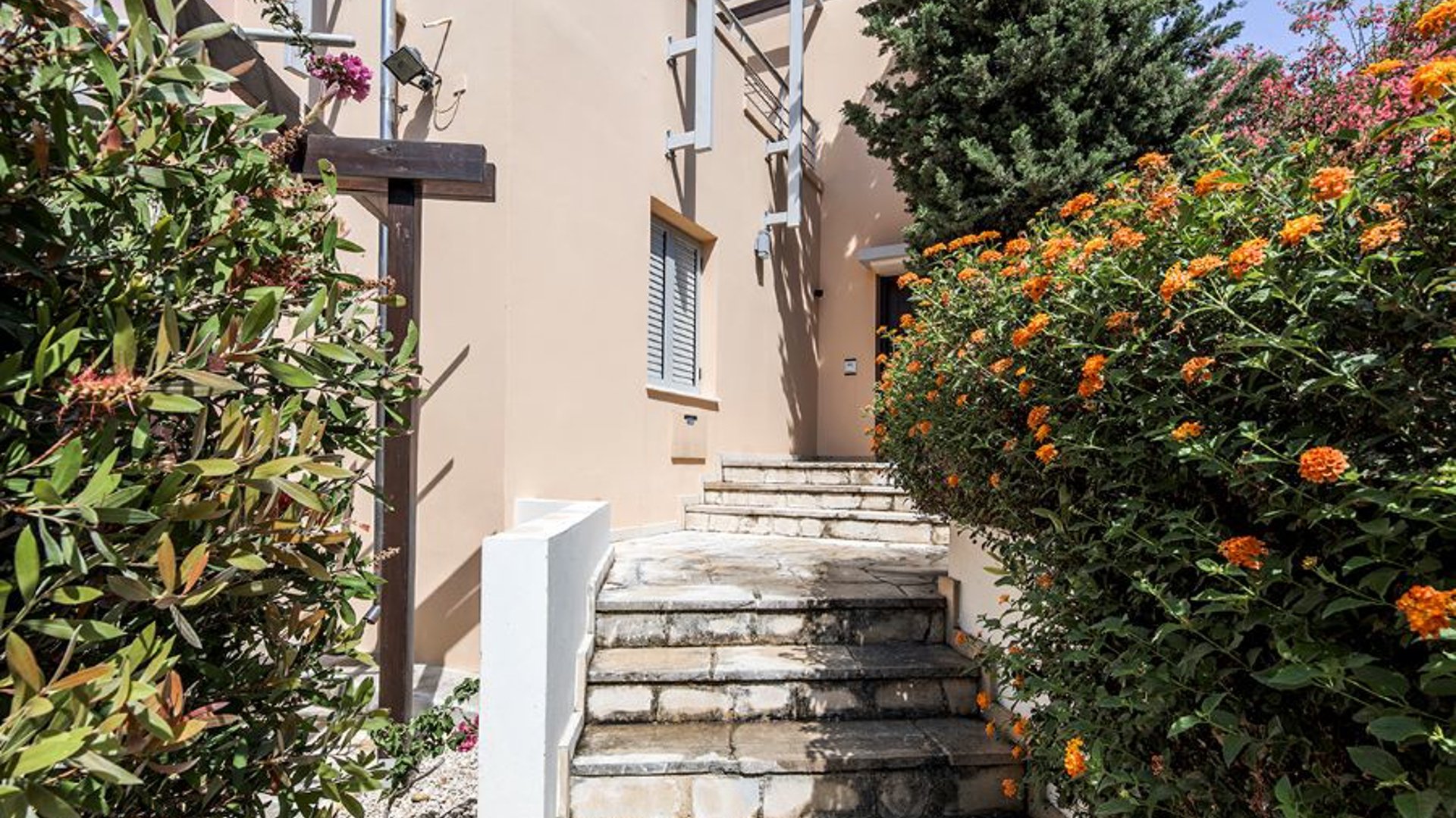 3 bedrooms Villa in Limassol, Cyprus No. 25742
