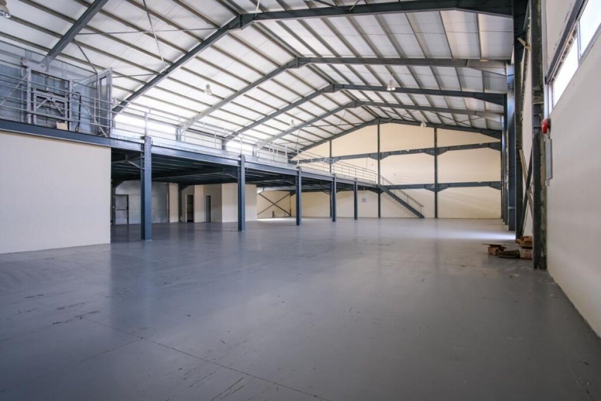 880m2 Local comercial en Nicosia, Chipre No. 37923