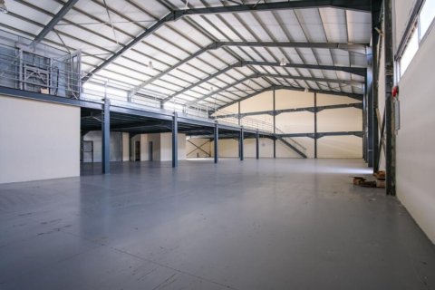 880m2 Local comercial en Nicosia,  No. 37923 3