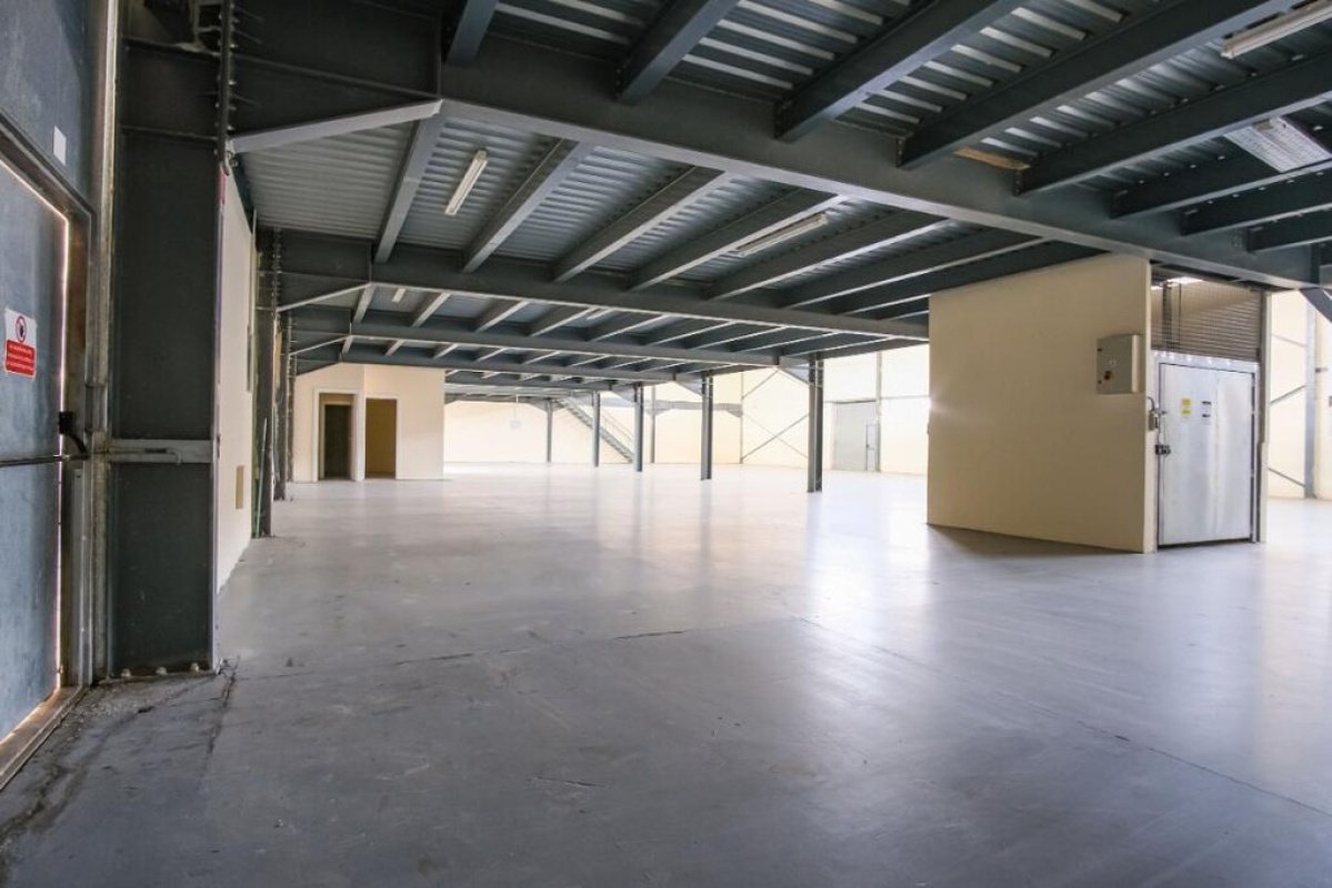 880m2 Local comercial en Nicosia, Chipre No. 37923