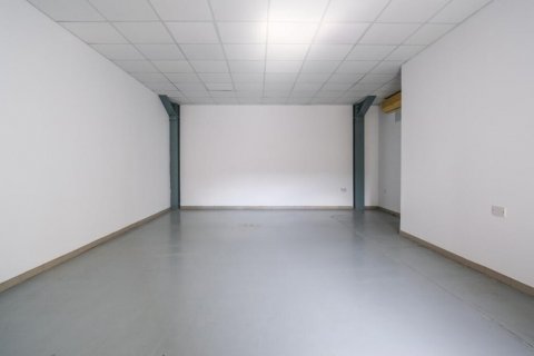 880m2 Local comercial en Nicosia,  No. 37923 10