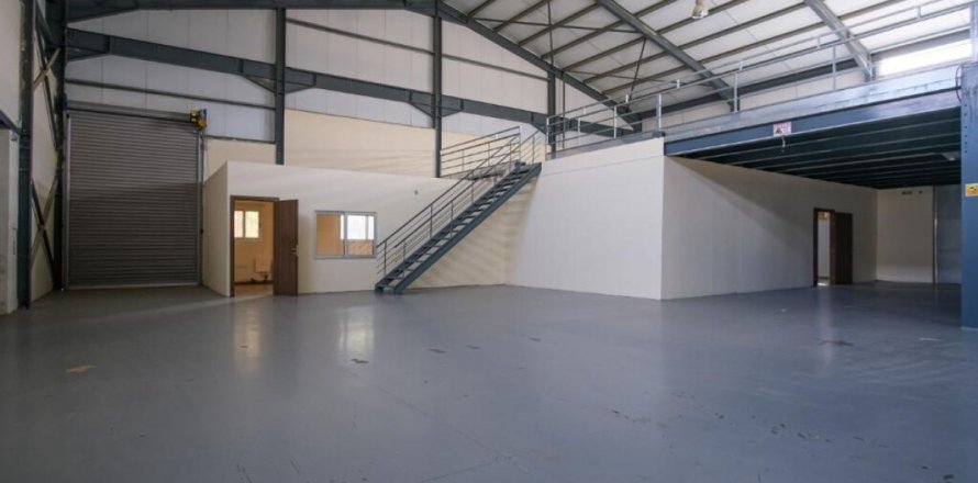880m2 Local comercial en Nicosia,  No. 37923