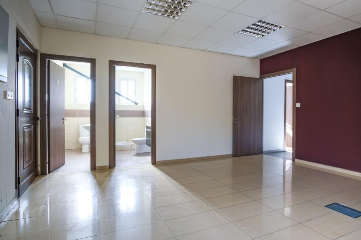 880m2 Local comercial en Nicosia, Chipre No. 37923