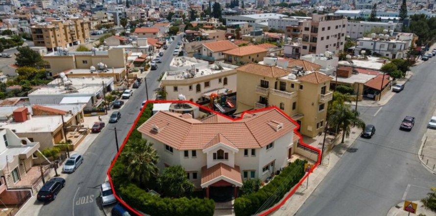 Вилла студия в Лимассол, Лимасол,  № 37917