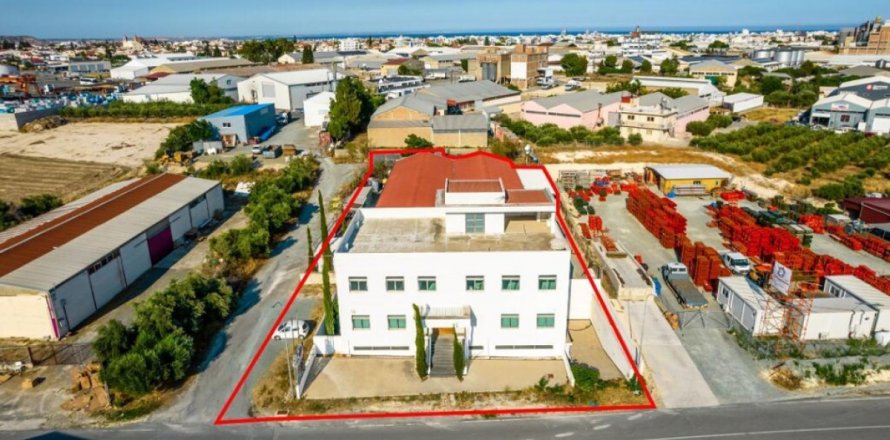 1308m2 Commercial property in Larnaca, Larnaka, No. 37919