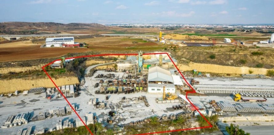 288m2 Local comercial en Nicosia,  No. 37920