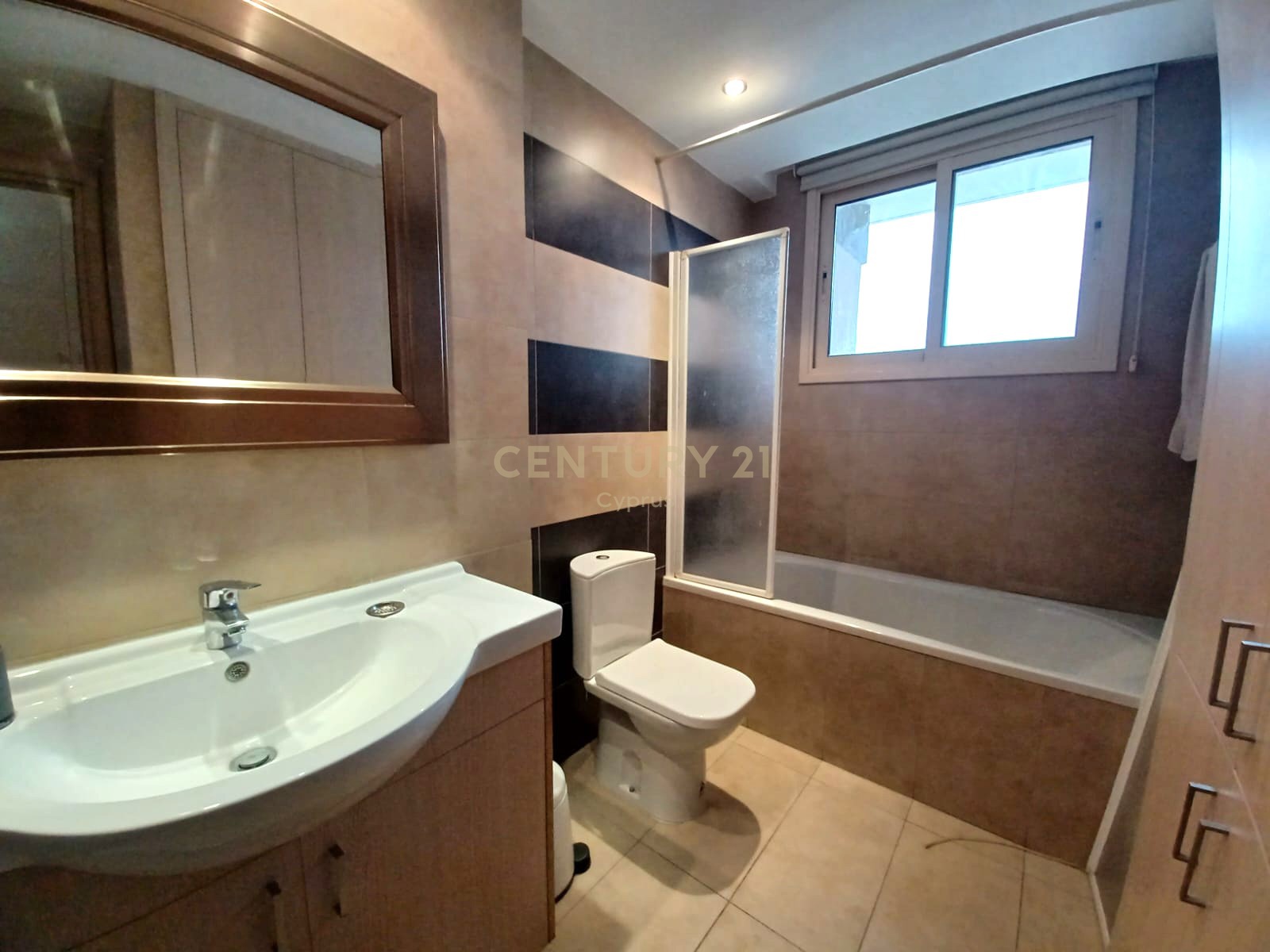 3 bedrooms Apartment in Limassol, Cyprus No. 55504