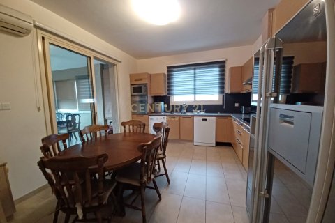 3 dormitorios Apartamento en Limassol,  No. 55504 8