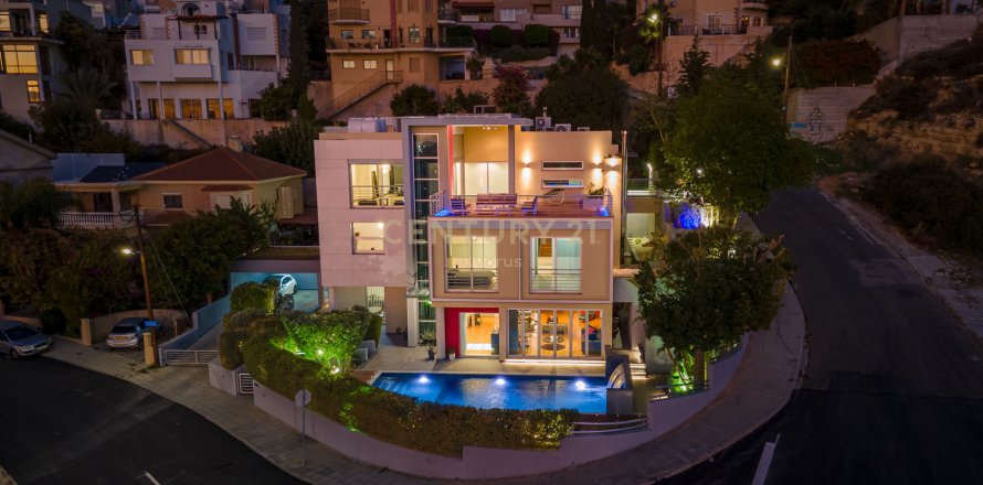 6 dormitorios Villa en Limassol,  No. 55762