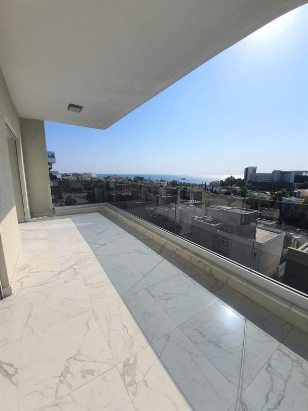 3 bedrooms Apartment in Limassol, Cyprus No. 38608