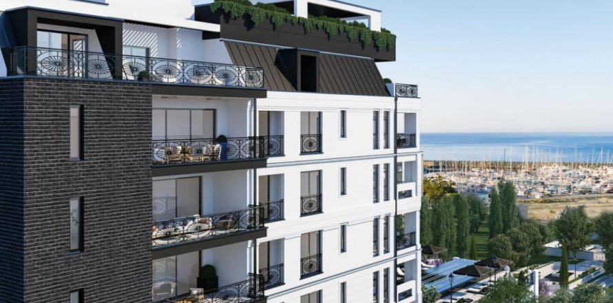 4 bedrooms Apartment in Limassol,  No. 38613