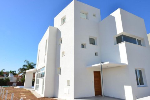 3 bedrooms Villa in Coral Bay, Pegeia, Paphos,  No. 45205 2