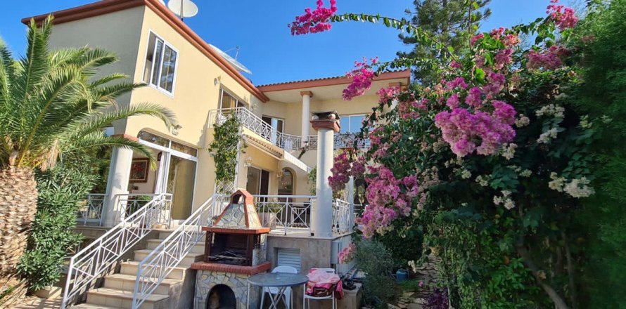 3 chambres Villa à Kalogiroi, Germasogeia, Limassol,  No. 49642
