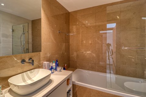 2 chambres Appartement à Limassol,  No. 49647 14