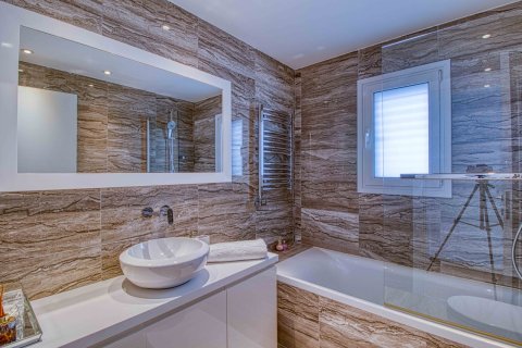 3 bedrooms Villa in Limassol,  No. 49644 16