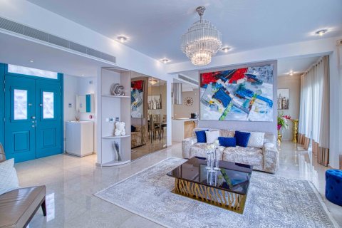 3 bedrooms Villa in Limassol,  No. 49644 4