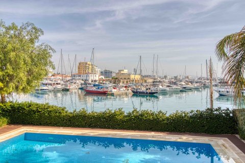 3 bedrooms Villa in Limassol,  No. 49644 2