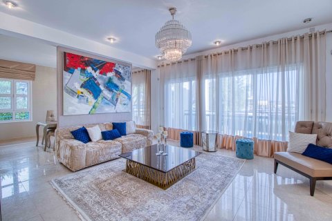 3 bedrooms Villa in Limassol,  No. 49644 12