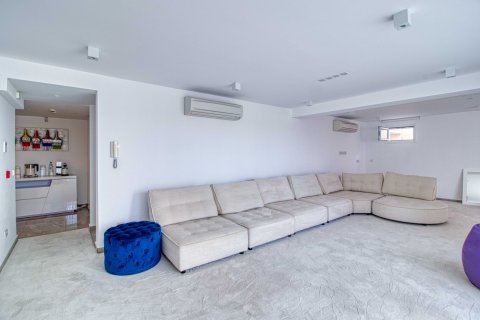 3 bedrooms Villa in Limassol,  No. 49644 15