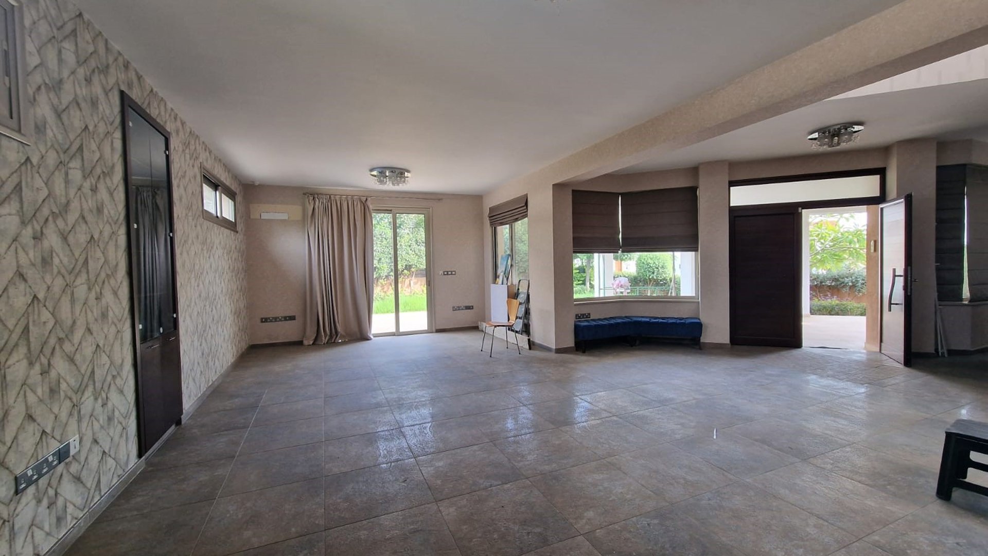5 bedrooms Villa in Limassol, Cyprus No. 28917