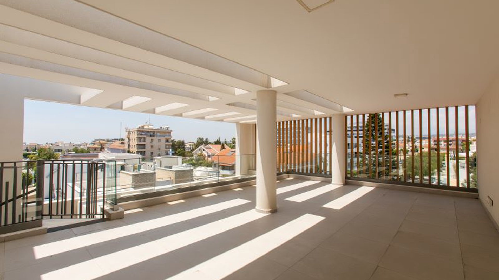 3 bedrooms Penthouse in Limassol, Cyprus No. 28916