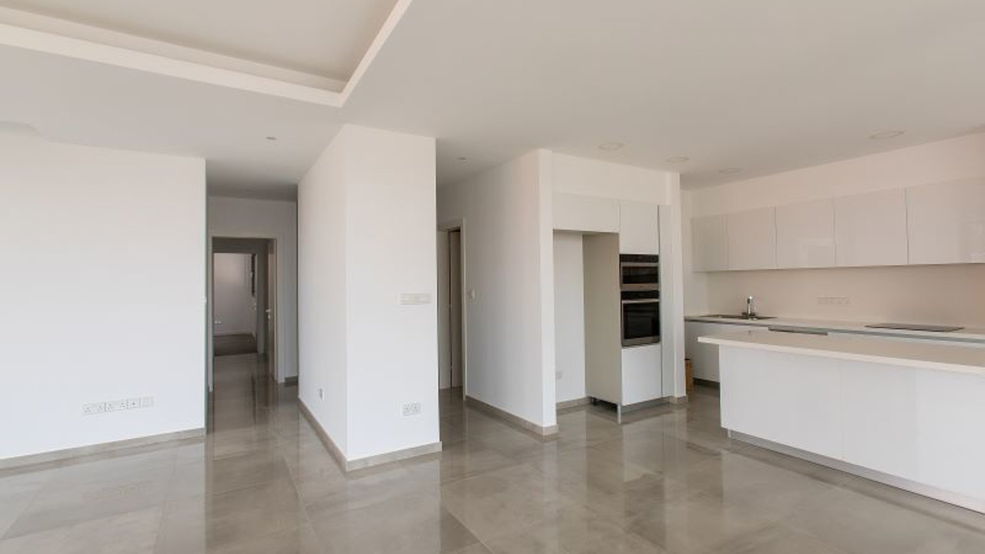 3 bedrooms Penthouse in Limassol, Cyprus No. 28916