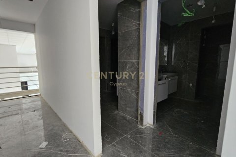 Офис 680м2 в Лимассол, Лимасол,  № 53728 8