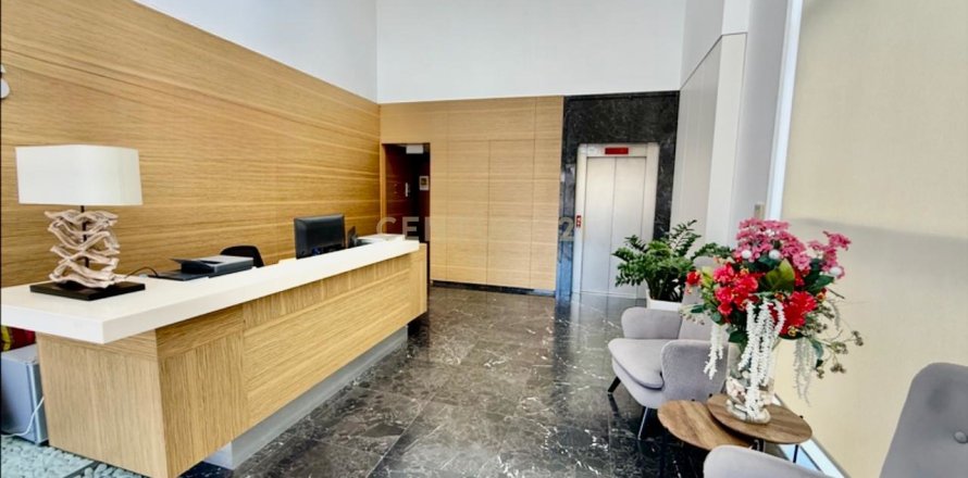 Офис 234м2 в Лимассол, Лимасол,  № 53727