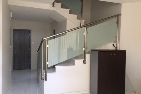 126m2 Local comercial en Limassol,  No. 38480 3