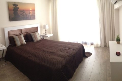 3 bedrooms Apartment in Limassol, No. 38479 7