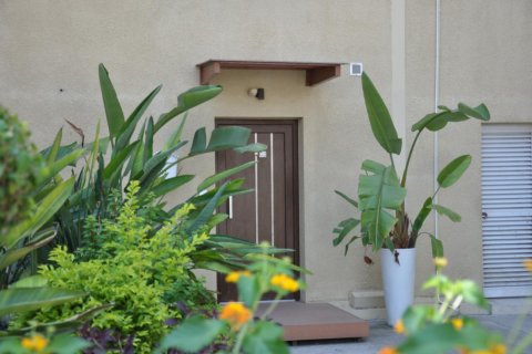 3 bedrooms Apartment in Limassol, No. 38479