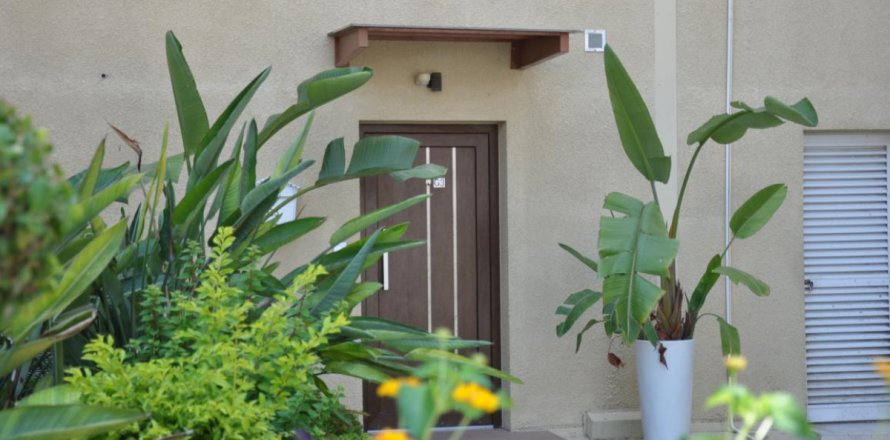 3 bedrooms Apartment in Limassol, No. 38479