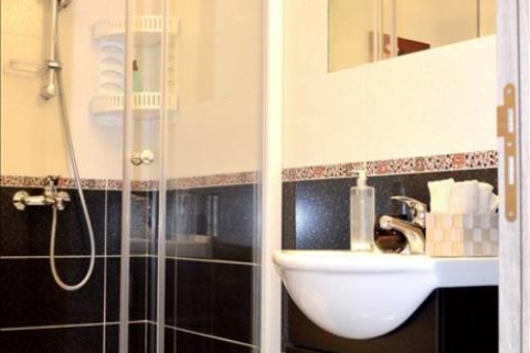 3 bedrooms Apartment in Limassol, No. 38479 6