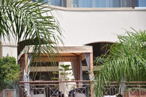 3 bedrooms Apartment in Limassol, No. 38479 13