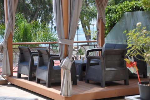 3 bedrooms Apartment in Limassol, No. 38479 9