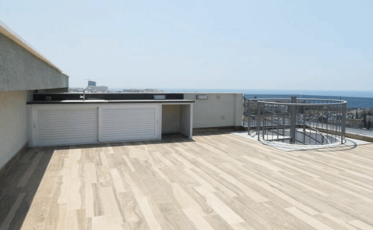 3 bedrooms Apartment in Limassol, Cyprus No. 38476