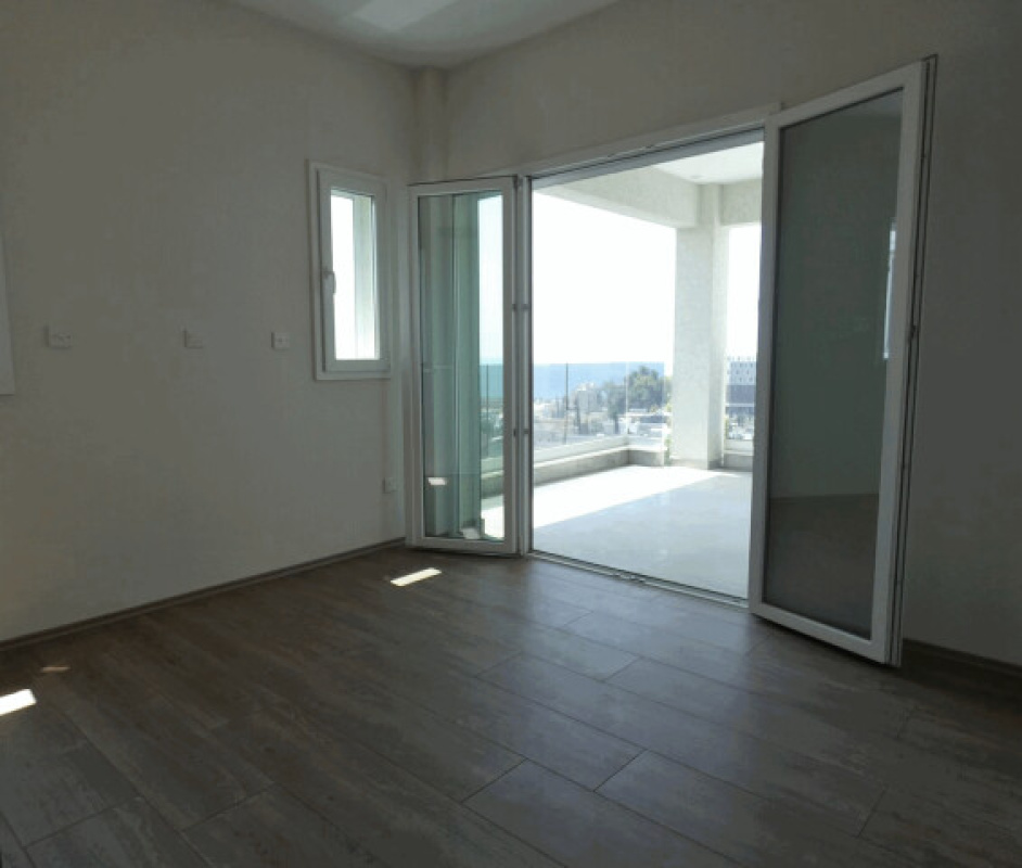 3 bedrooms Apartment in Limassol, Cyprus No. 38476