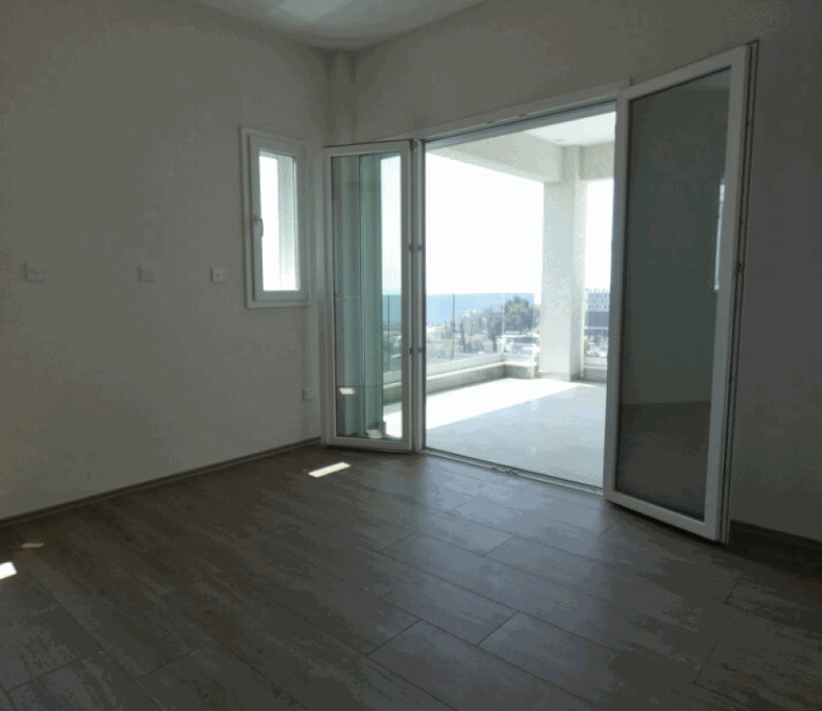 3 bedrooms Apartment in Limassol, Cyprus No. 38475