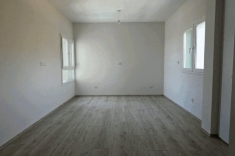 3 bedrooms Apartment in Limassol,  No. 38475 5