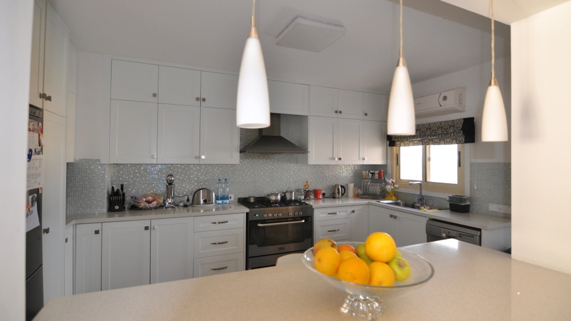 4 bedrooms Apartment in Limassol, Cyprus No. 25656