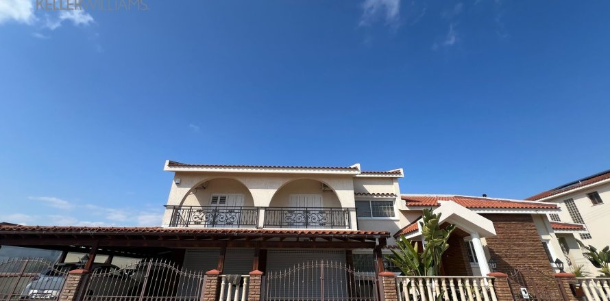 4 bedrooms Townhouse in Kiti, Larnaka,  No. 40438