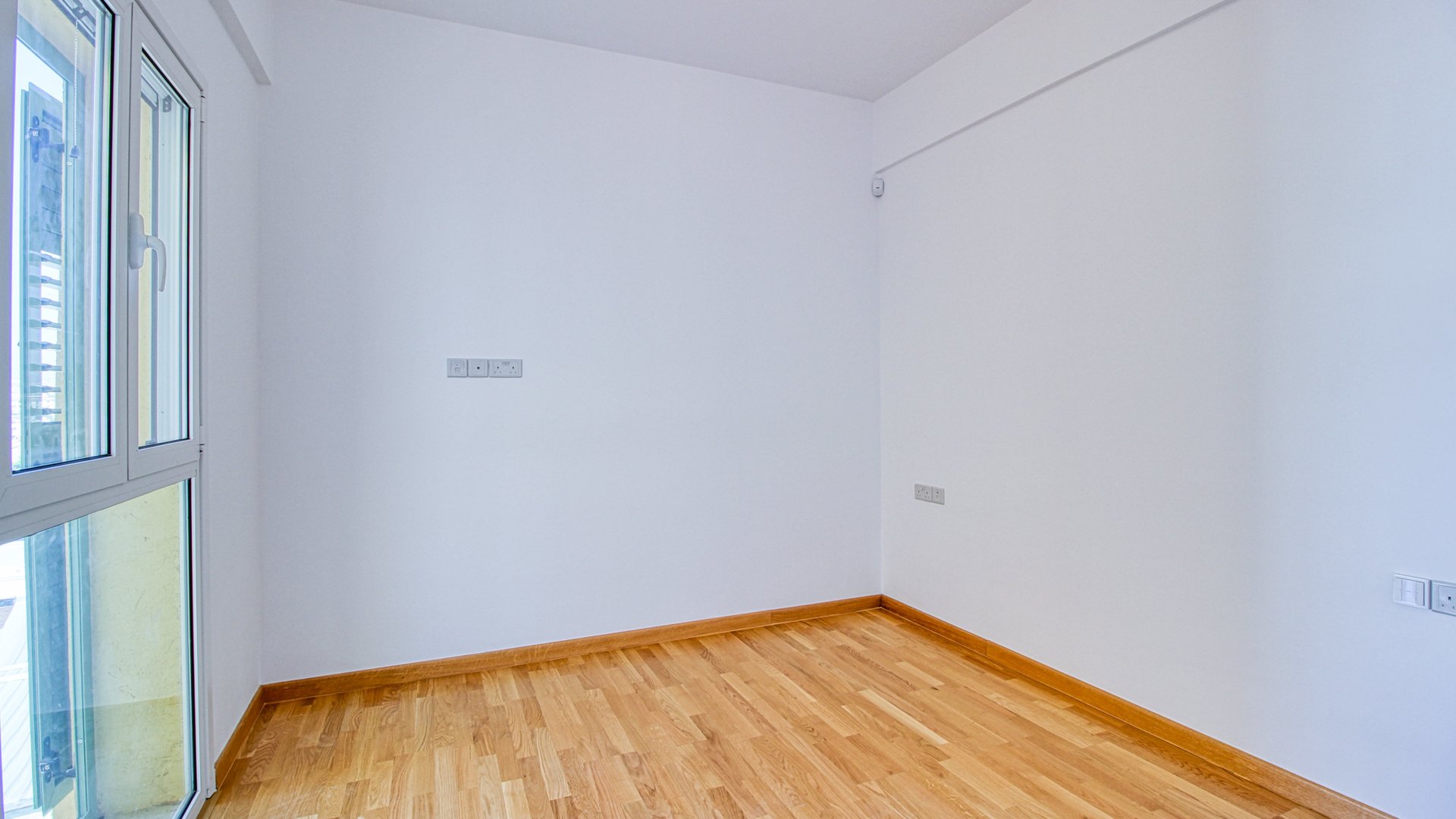 3 bedrooms Apartment in Limassol, Cyprus No. 28163
