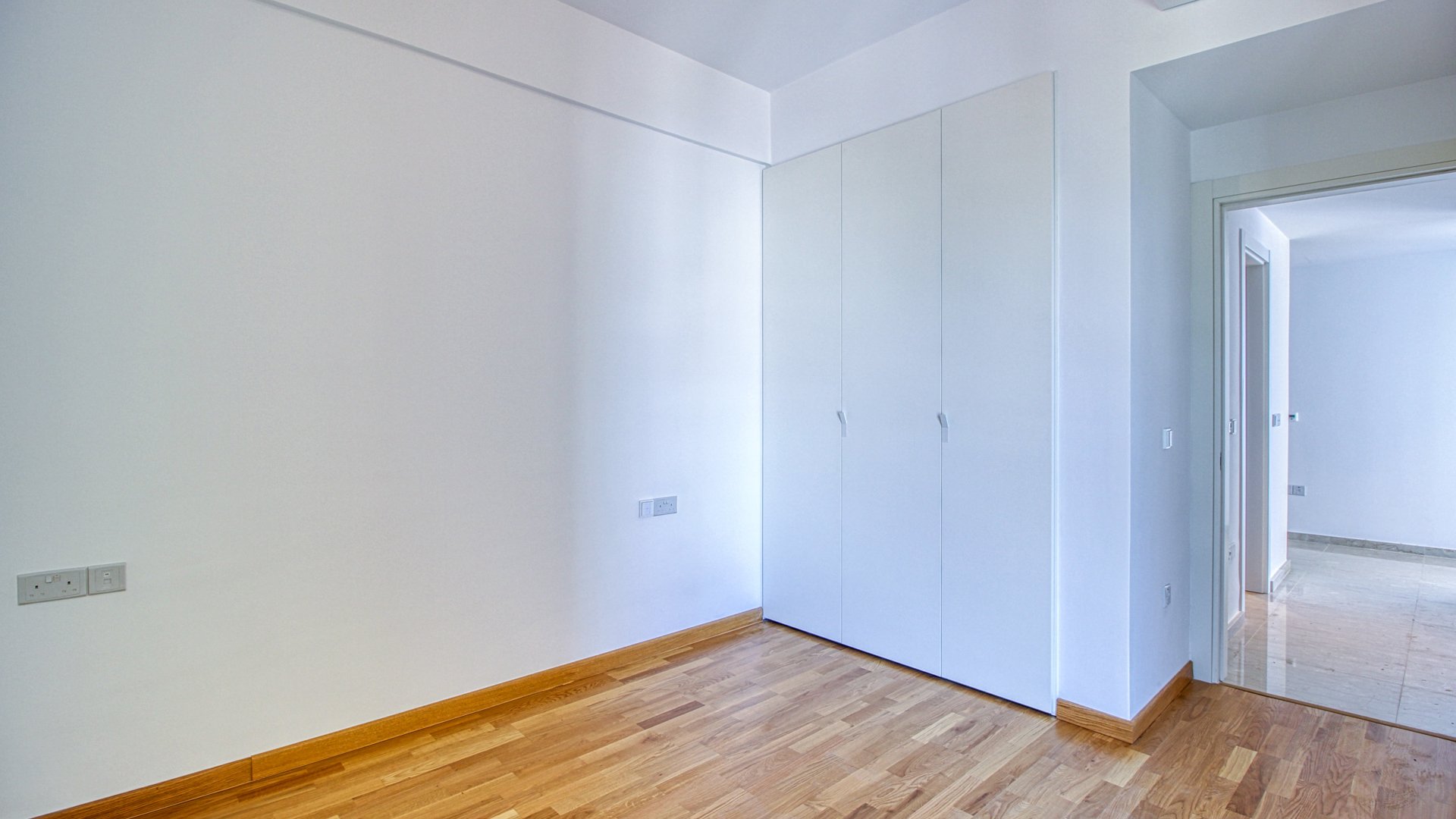3 bedrooms Apartment in Limassol, Cyprus No. 28163