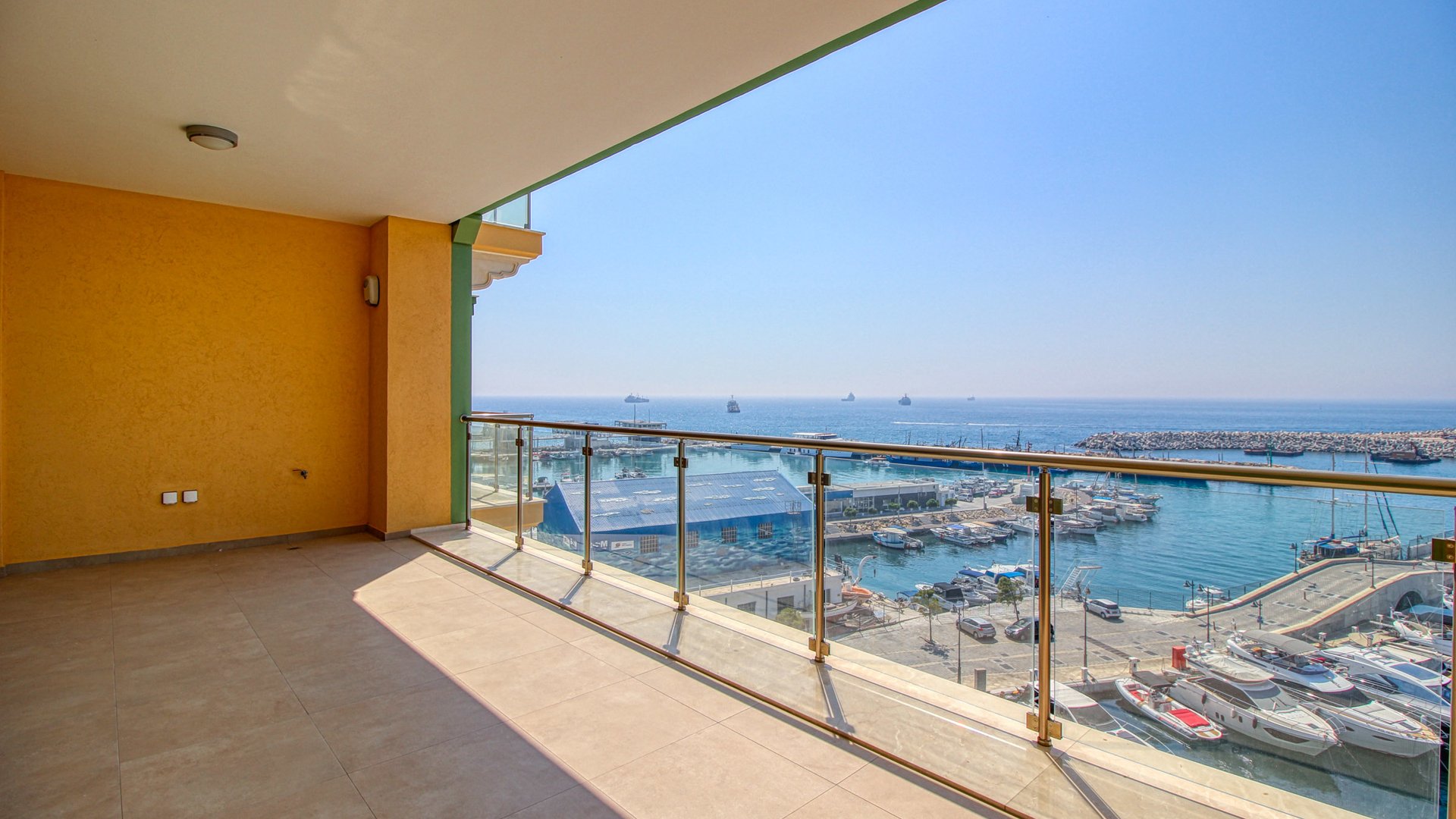 3 bedrooms Apartment in Limassol, Cyprus No. 28163