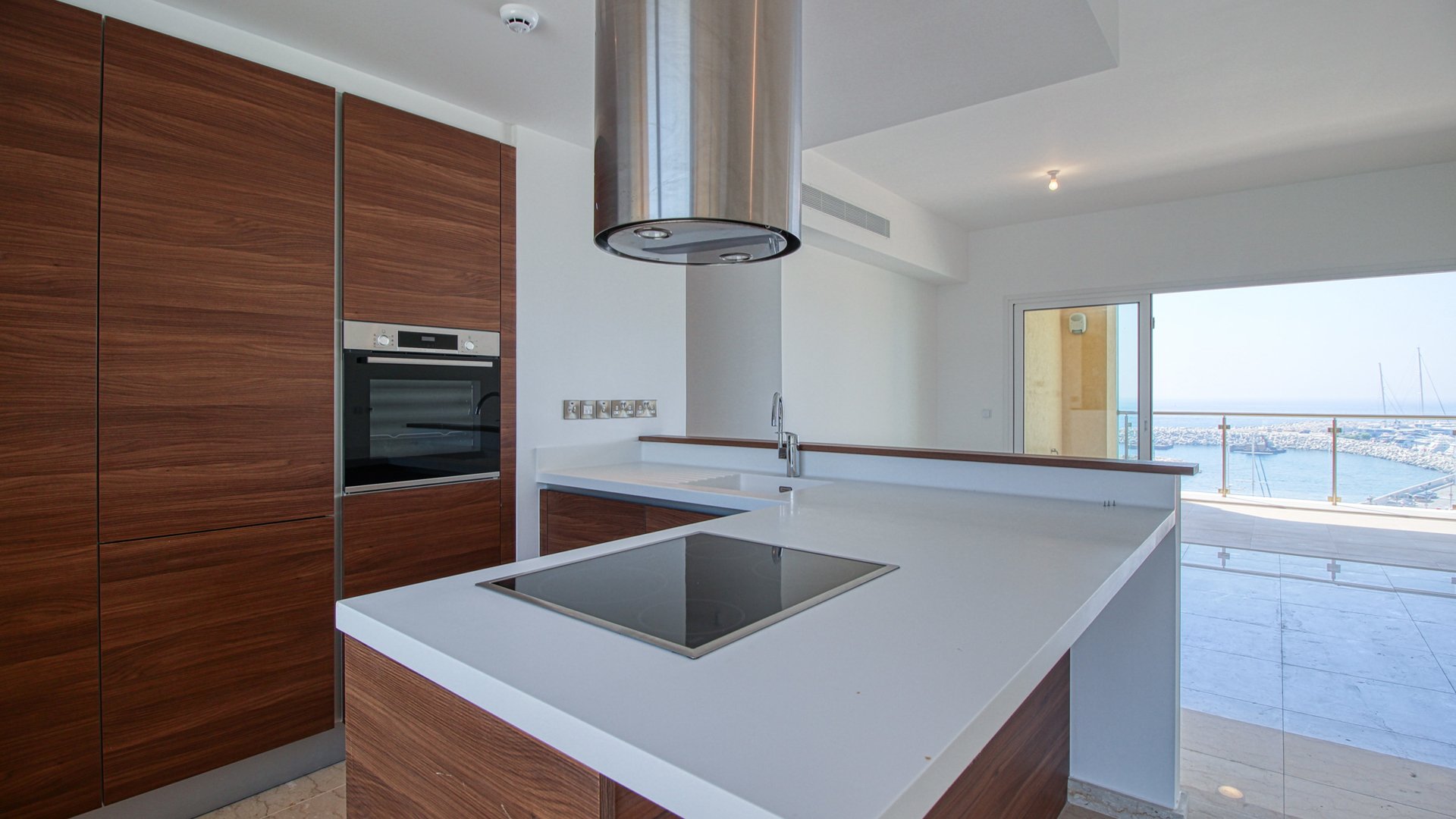 3 bedrooms Apartment in Limassol, Cyprus No. 28163