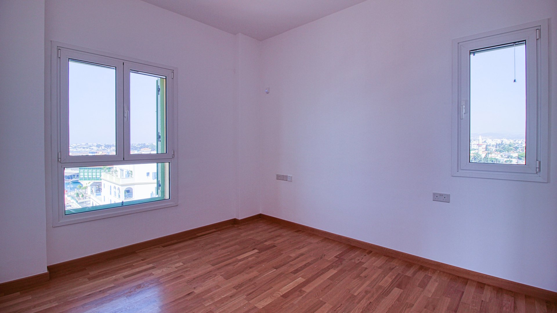3 bedrooms Apartment in Limassol, Cyprus No. 28163