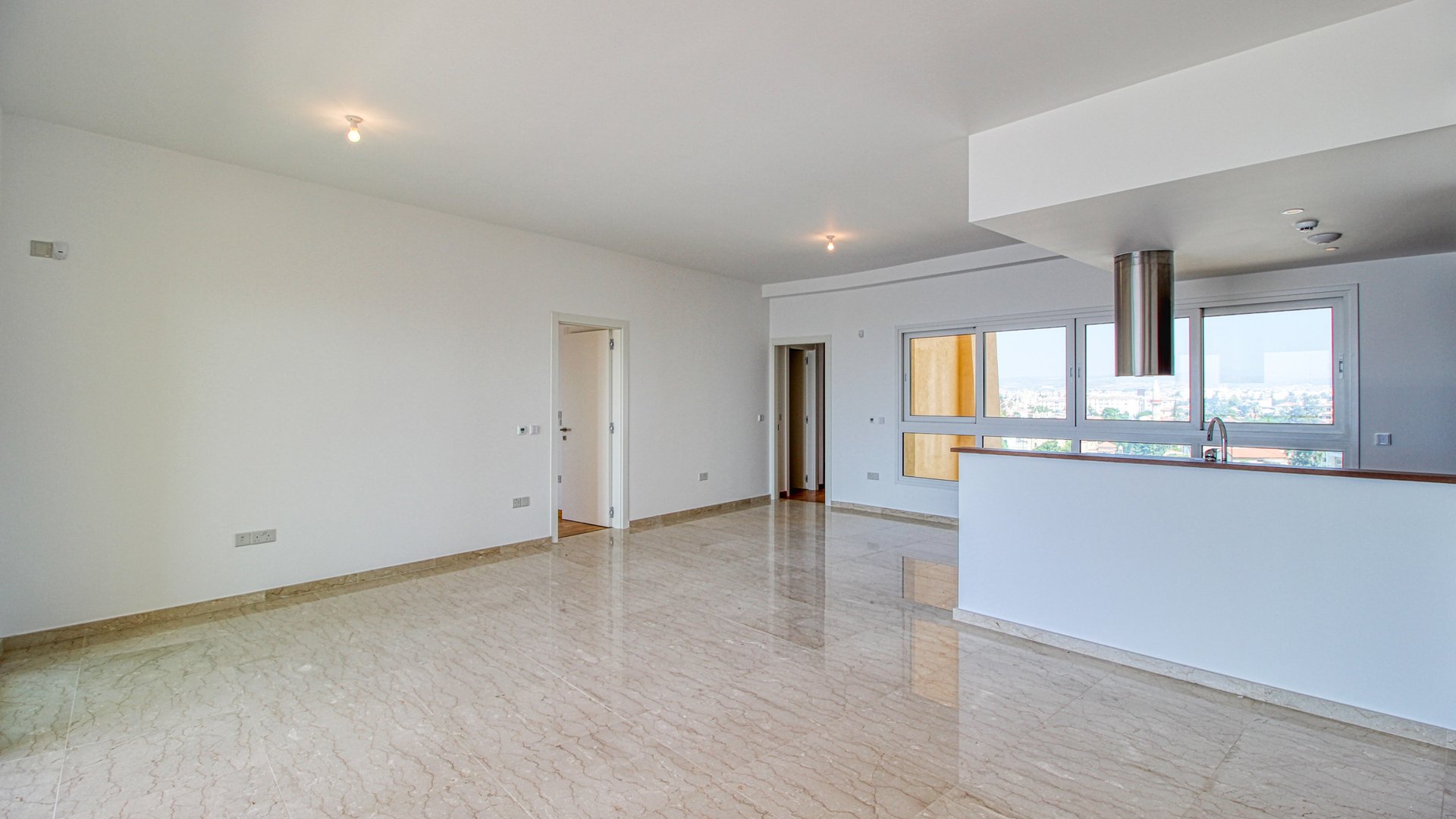 3 bedrooms Apartment in Limassol, Cyprus No. 28163